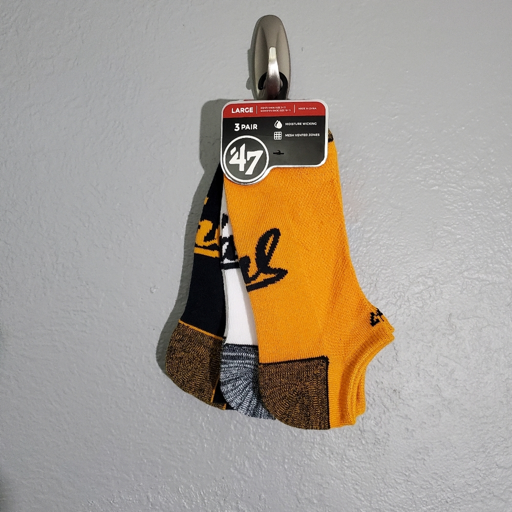 NWT '47 UC Berekely "Cal" socks